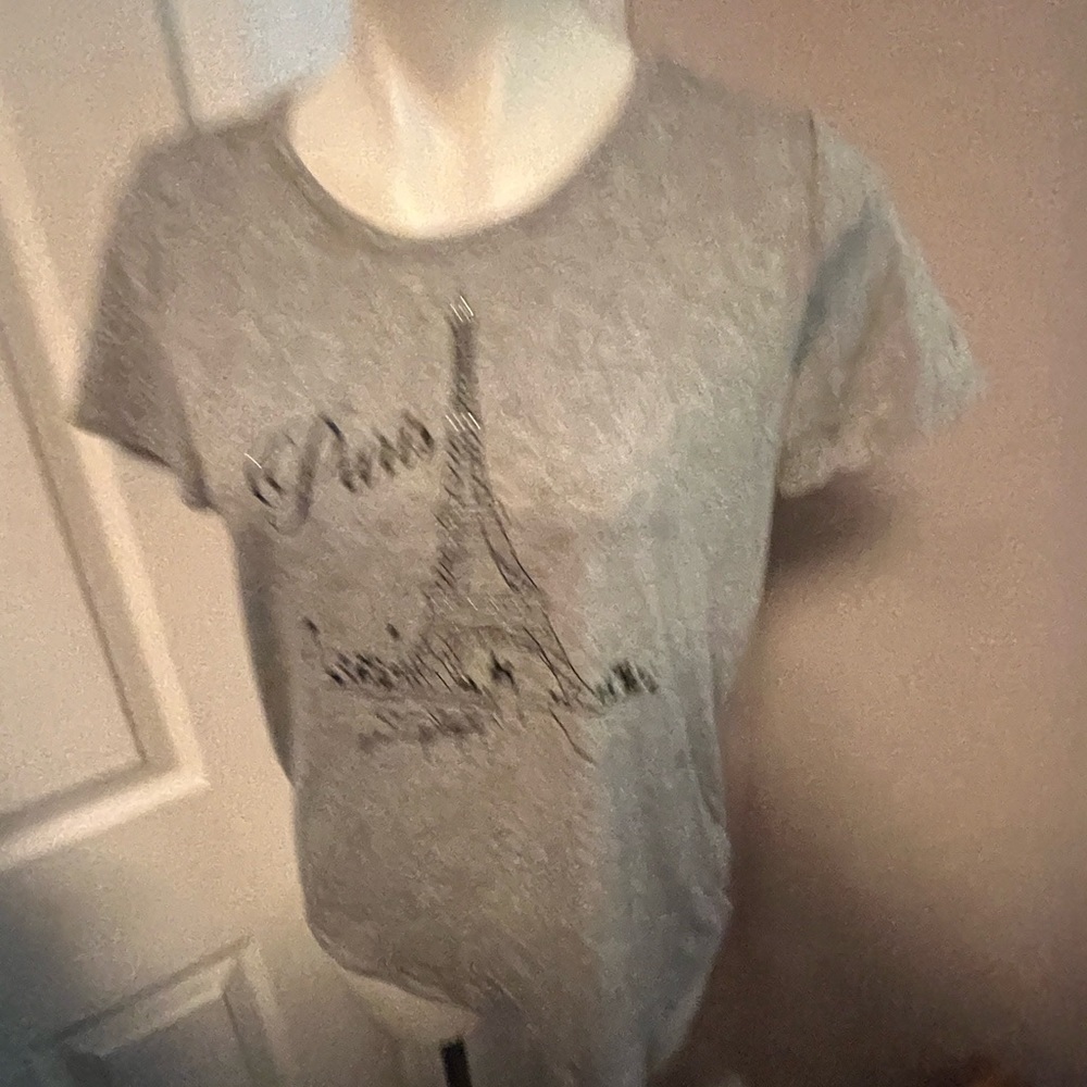 89th and Madison gray Paris tshirt
